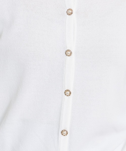 tocco closet(トッコ クローゼット)の「パール釦UVカット加工カーディガン(カーディガン/ボレロ・レディース・ボルドー/ブラック/オフホワイト・M)」の10枚目の写真