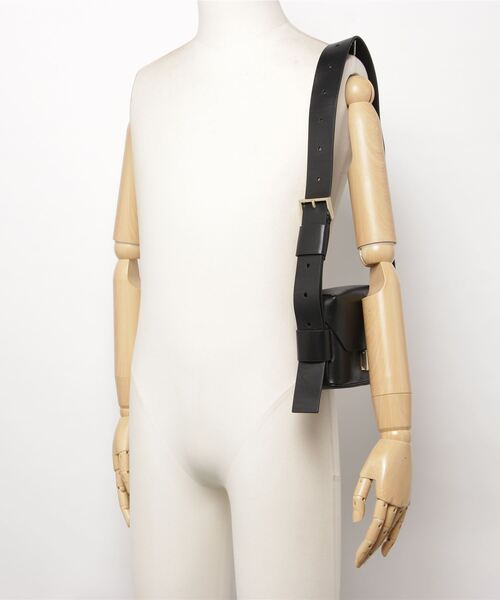 ALLSAINTS（オールセインツ）の「FRANKIE 3-IN-1 LEATHER CROSSBODY BAG | FRANKIE 3-IN-1 レザー クロスボディ バッグ（ショルダーバッグ・レディース・ブラック・ONE SIZE）」の2枚目の写真