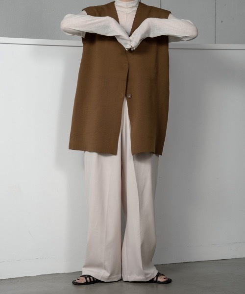 lawgy(ラウジー)の「V neck short gilet(ベスト・レディース・ブラック/アイボリー/キャメル・FREE)」の7枚目の写真