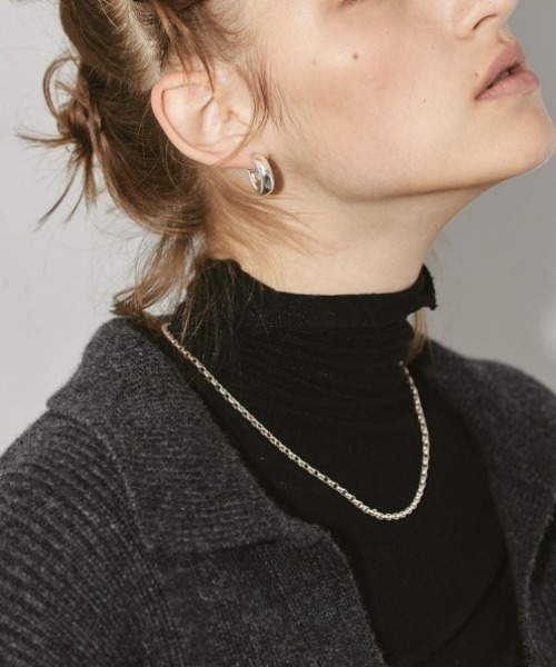 TODAYFUL(トゥデイフル)の「TODAYFUL Middle Hoop Pierce ミドルフープピアス/12290902(ピアス(両耳用)・レディース・ゴールド/シルバー・ONE SIZE)」の5枚目の写真
