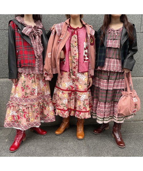 PINK HOUSE（ピンクハウス）の「タータンチェック使いラムレザーライダースジャケット（ライダースジャケット・レディース・ブラック×レッド/ブラック×グリーン・LARGE/MEDIUM）」の3枚目の写真