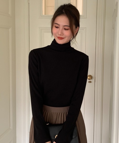 ECLIN(エクラン)の「タートルネックストレッチリブトップス(Tシャツ/カットソー・レディース・チャコールグレー/ブラック/モカ/ベージュ・M/L)」の15枚目の写真