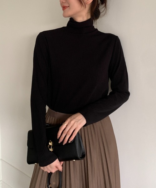 ECLIN(エクラン)の「タートルネックストレッチリブトップス(Tシャツ/カットソー・レディース・チャコールグレー/ブラック/モカ/ベージュ・M/L)」の18枚目の写真