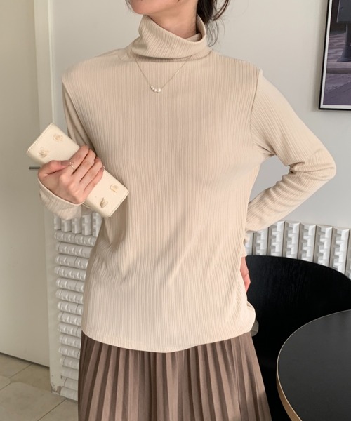 ECLIN(エクラン)の「タートルネックストレッチリブトップス(Tシャツ/カットソー・レディース・チャコールグレー/ブラック/モカ/ベージュ・M/L)」の9枚目の写真