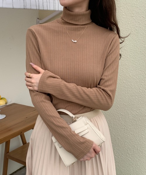 ECLIN(エクラン)の「タートルネックストレッチリブトップス(Tシャツ/カットソー・レディース・チャコールグレー/ブラック/モカ/ベージュ・M/L)」の21枚目の写真