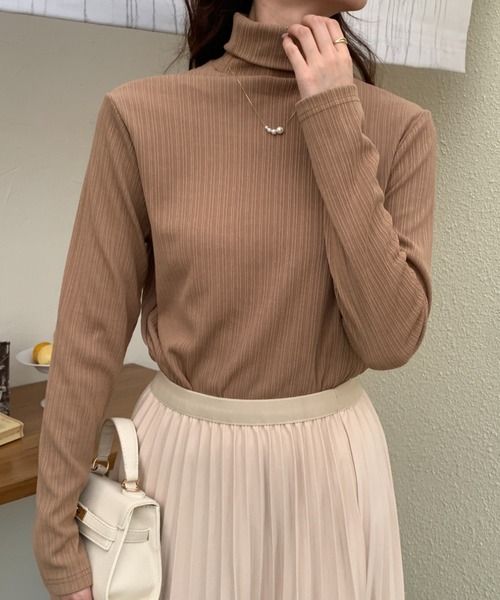 ECLIN(エクラン)の「タートルネックストレッチリブトップス(Tシャツ/カットソー・レディース・チャコールグレー/ブラック/モカ/ベージュ・M/L)」の22枚目の写真