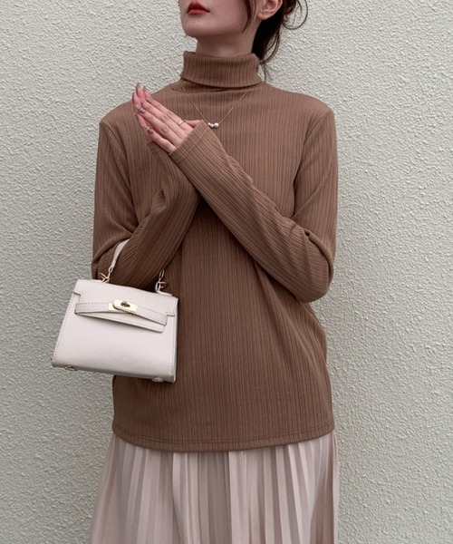 ECLIN(エクラン)の「タートルネックストレッチリブトップス(Tシャツ/カットソー・レディース・チャコールグレー/ブラック/モカ/ベージュ・M/L)」の19枚目の写真