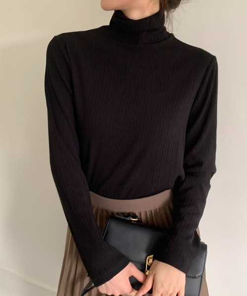 ECLIN(エクラン)の「タートルネックストレッチリブトップス(Tシャツ/カットソー・レディース・チャコールグレー/ブラック/モカ/ベージュ・M/L)」の14枚目の写真