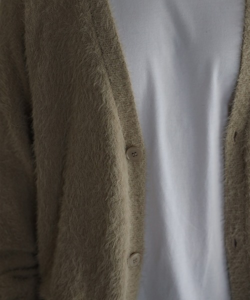 CREARE -LINO-（クレアーレリノ）の「モヘアライク シャギーニット Vネック カーディガン<ユニセックス>（カーディガン/ボレロ・メンズ・アイボリー/ブラック/グリーン/ダークネイビー・S/M/L）」の9枚目の写真