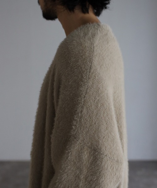 CREARE -LINO-（クレアーレリノ）の「モヘアライク シャギーニット Vネック カーディガン<ユニセックス>（カーディガン/ボレロ・メンズ・アイボリー/ブラック/グリーン/ダークネイビー・S/M/L）」の11枚目の写真