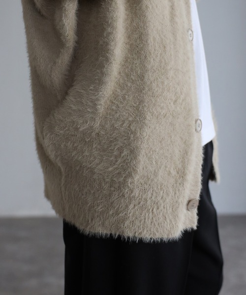 CREARE -LINO-（クレアーレリノ）の「モヘアライク シャギーニット Vネック カーディガン<ユニセックス>（カーディガン/ボレロ・メンズ・アイボリー/ブラック/グリーン/ダークネイビー・S/M/L）」の13枚目の写真