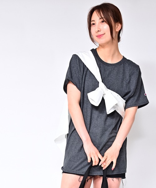 Alite cloth(アリーテクロス)の「CAMPION 袖ワンポイントTシャツ(Tシャツ/カットソー・レディース・ブラック/グレー/ネイビー/ホワイト/チャコール/オートミール/オレンジ/パープル/イエロー/ダークグリーン・S/M/L/XL)」の5枚目の写真