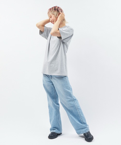 Alite cloth(アリーテクロス)の「CAMPION 袖ワンポイントTシャツ(Tシャツ/カットソー・レディース・ブラック/グレー/ネイビー/ホワイト/チャコール/オートミール/オレンジ/パープル/イエロー/ダークグリーン・S/M/L/XL)」の12枚目の写真