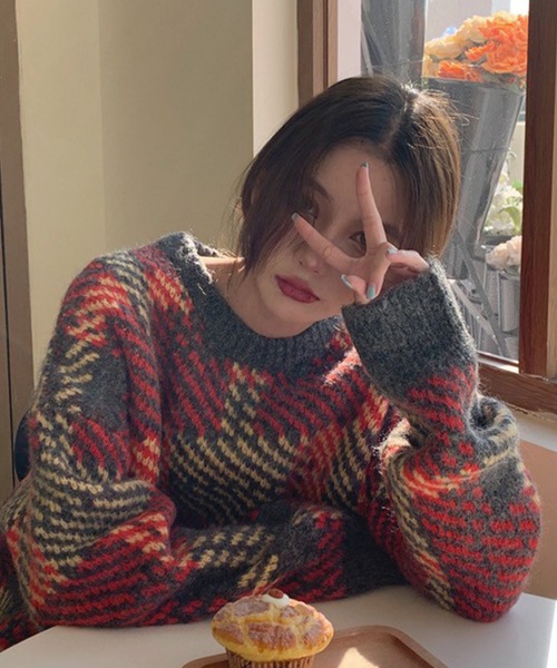 Chaco closet(チャコ クローゼット)の「ジャガード配色チェックニットプルオーバー(ニット/セーター・レディース・グレー/レッド・FREE)」の17枚目の写真