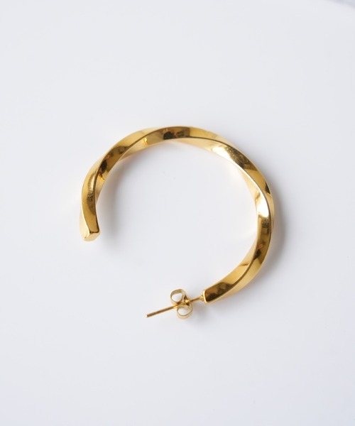 IAMUSE(アイアミューズ)の「金属アレルギー対応 ウェーブフープピアス S0872【IAMUSE】(ピアス(両耳用)・レディース・シルバー/ゴールド・FREE)」の7枚目の写真