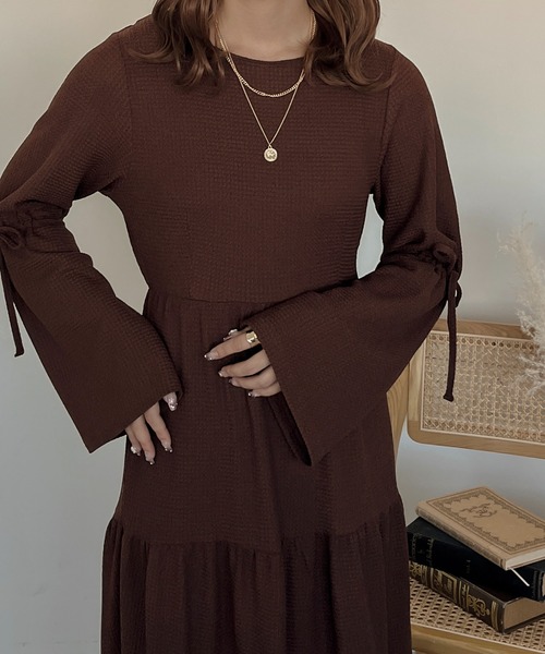 apres jour clair（アプレジュールクレア）の「【apres jour clair】カットジャガードティアードワンピース【ZOZOTOWN限定アイテム】（ワンピース・レディース・ダークブラウン/ベージュ/アイボリー・X-LARGE/フリー）」の6枚目の写真