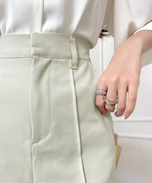 mily bilet（ミウィビレット）の「【mily bilet】大人っぽ可愛い。センターピンタックショートパンツ（その他パンツ・レディース・アイボリー/グリーン/ブラック・SMALL/MEDIUM/LARGE）」の5枚目の写真