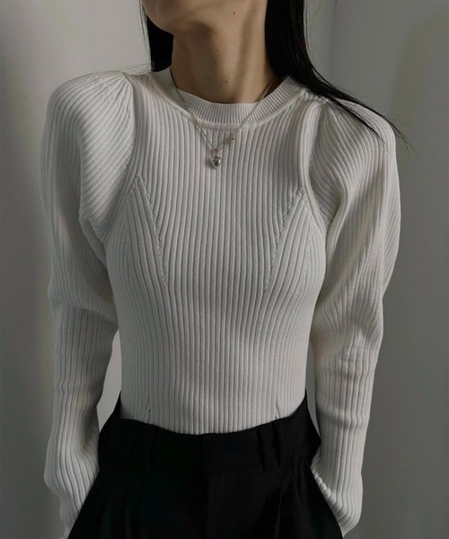 Ameri（アメリ）の「HIGH TENSION SHOULDER KNIT TOP（ニット/セーター・レディース・ブラック/ピンク/ホワイト・FREE）」の2枚目の写真