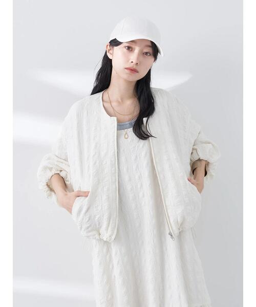 earth music&ecology（アースミュージックアンドエコロジー）の「ジャガードタックスリーブブルゾン（ブルゾン・レディース・コーラル/アイボリー・FREE）」の8枚目の写真