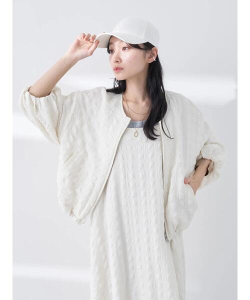 earth music&ecology（アースミュージックアンドエコロジー）の「ジャガードタックスリーブブルゾン（ブルゾン・レディース・コーラル/アイボリー・FREE）」の9枚目の写真