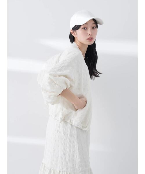 earth music&ecology（アースミュージックアンドエコロジー）の「ジャガードタックスリーブブルゾン（ブルゾン・レディース・コーラル/アイボリー・FREE）」の11枚目の写真