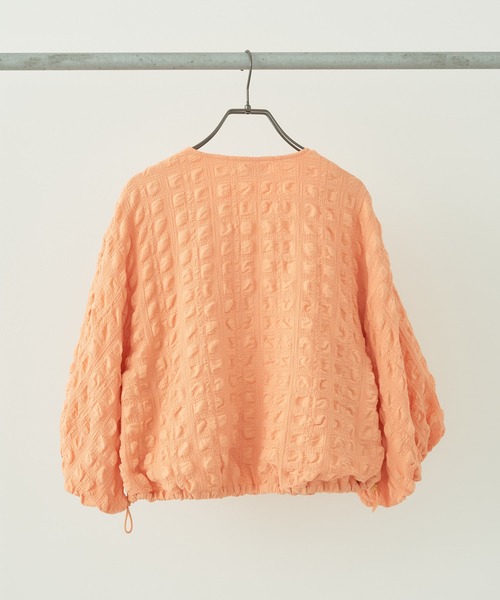 earth music&ecology（アースミュージックアンドエコロジー）の「ジャガードタックスリーブブルゾン（ブルゾン・レディース・コーラル/アイボリー・FREE）」の6枚目の写真