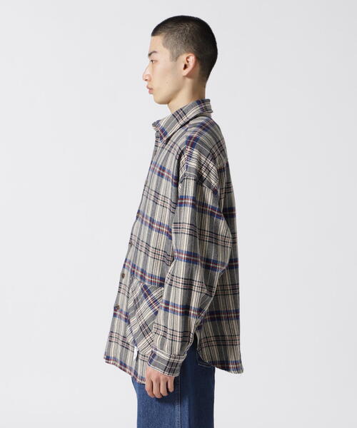 AVIREX（アヴィレックス）の「【直営店限定】FRONT POCKET CHECK SHIRT / フロント ポケット チェックシャツ / AVIREX /アヴィレックス（シャツ/ブラウス・レディース・ブラック/ホワイト系2・L/M）」の6枚目の写真