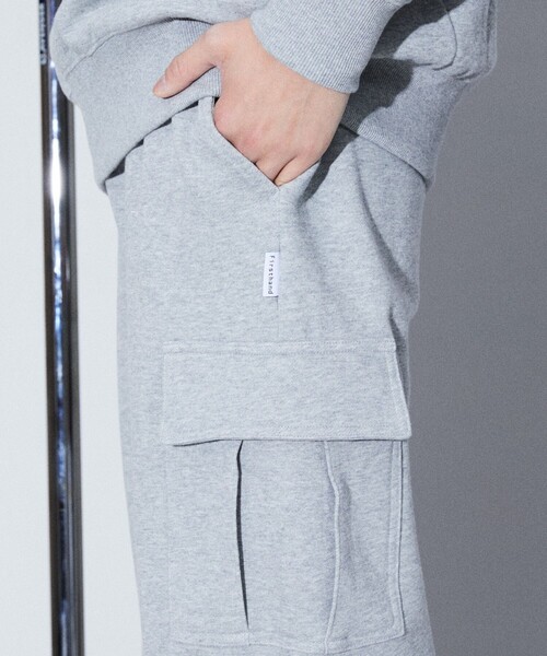 Firsthand（ファーストハンド）の「Firsthand/ファーストハンド SWEAT CARGO PANTS / コットンUSA スウェットカーゴパンツ（カーゴパンツ・メンズ・グレー/ブラック・M/L）」の6枚目の写真