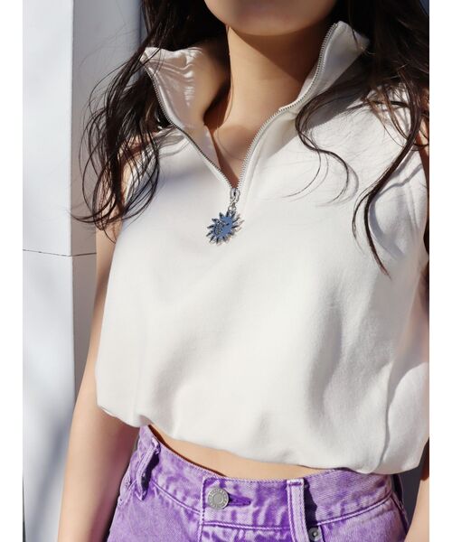 EVRIS（エヴリス）の「SUNNYハーフジップノースリトップス（タンクトップ・レディース・ホワイト/グレー/ブラック/グリーン・FREE）」の5枚目の写真