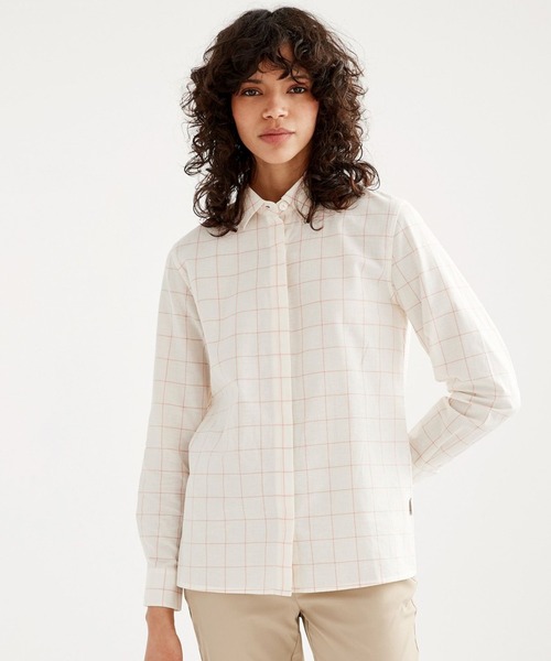 AIGLE(エーグル)の「吸水速乾 チェックロングスリーブシャツ(シャツ/ブラウス・レディース・ナチュラル/ホワイト・38/40/36/34)」の2枚目の写真