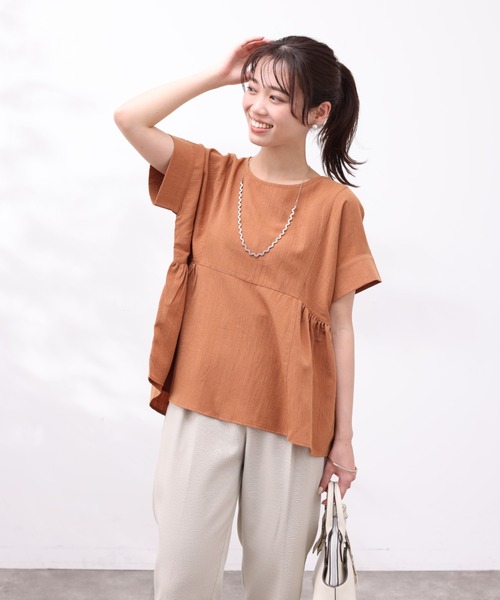 Chez toi（シェトワ）の「サイドシャーリングフレアブラウス（シャツ/ブラウス・レディース・ブラック/オフホワイト/オレンジ/サックスブルー・FREE）」の4枚目の写真