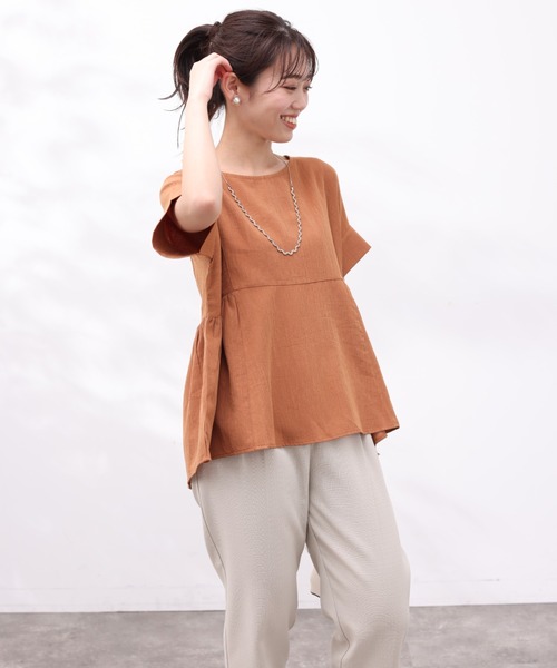 Chez toi（シェトワ）の「サイドシャーリングフレアブラウス（シャツ/ブラウス・レディース・ブラック/オフホワイト/オレンジ/サックスブルー・FREE）」の7枚目の写真