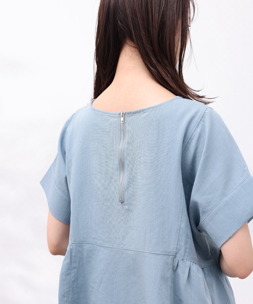 Chez toi（シェトワ）の「サイドシャーリングフレアブラウス（シャツ/ブラウス・レディース・ブラック/オフホワイト/オレンジ/サックスブルー・FREE）」の11枚目の写真