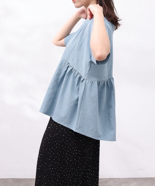 Chez toi（シェトワ）の「サイドシャーリングフレアブラウス（シャツ/ブラウス・レディース・ブラック/オフホワイト/オレンジ/サックスブルー・FREE）」の10枚目の写真