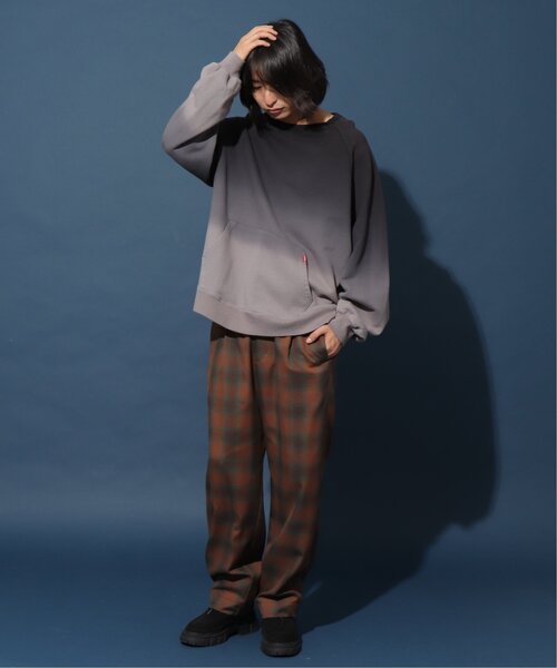DOUBLE NAME（ダブルネーム）の「グラデーションスウェットプルオーバー/ユニセックス可（Tシャツ/カットソー・レディース・ネイビー/グリーン/ブラック・FREE）」の19枚目の写真