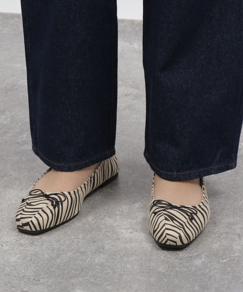 LAKOLE（ラコレ）の「【卒入式／オケージョンにも】ギャザータックバレエシューズ / 963970（バレエシューズ・レディース・シルバー/ゴールド/ブラック/ゼブラ・SMALL/MEDIUM/LARGE）」の4枚目の写真