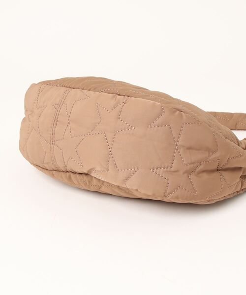 CONVERSE（コンバース）の「CONVERSE　STAR QUILTING SHOULDER BAG（ショルダーバッグ・メンズ・オフホワイト/ベージュ/カーキ/ブラック・FREE）」の6枚目の写真