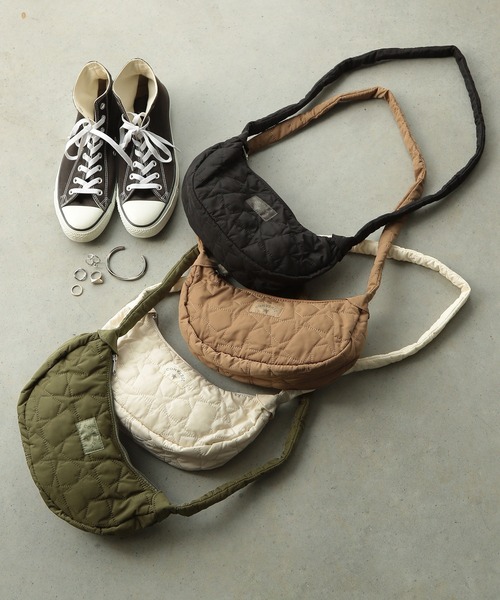 CONVERSE（コンバース）の「CONVERSE　STAR QUILTING SHOULDER BAG（ショルダーバッグ・メンズ・オフホワイト/ベージュ/カーキ/ブラック・FREE）」の9枚目の写真
