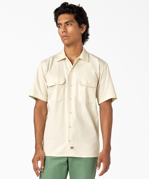 Dickies(ディッキーズ)の「S/S ワークシャツ レギュラーフィット "1574"(シャツ/ブラウス・メンズ・レンガ/オフホワイト/ホワイト/チャコールグレー/ブラック/ダークグリーン系/ダークネイビー/サンドベージュ/オリーブ・XX-LARGE/LARGE/X-LARGE/MEDIUM/SMALL)」の2枚目の写真