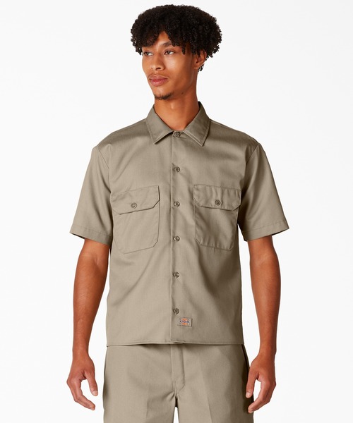 Dickies(ディッキーズ)の「S/S ワークシャツ レギュラーフィット "1574"(シャツ/ブラウス・メンズ・レンガ/オフホワイト/ホワイト/チャコールグレー/ブラック/ダークグリーン系/ダークネイビー/サンドベージュ/オリーブ・XX-LARGE/LARGE/X-LARGE/MEDIUM/SMALL)」の5枚目の写真