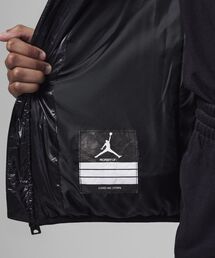 完売商品！ジョーダン ミッドウェイト フェイクダウン ジュニアジャケットXL黒 JORDAN BRAND（ジョーダンブランド）の「ジョーダン ミッド