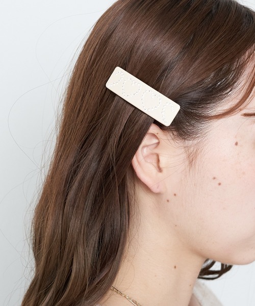 Chico（チコ）の「ラインストーンハートバレッタ（バレッタ/ヘアクリップ・レディース・ブラック/アイボリー・FREE）」の6枚目の写真