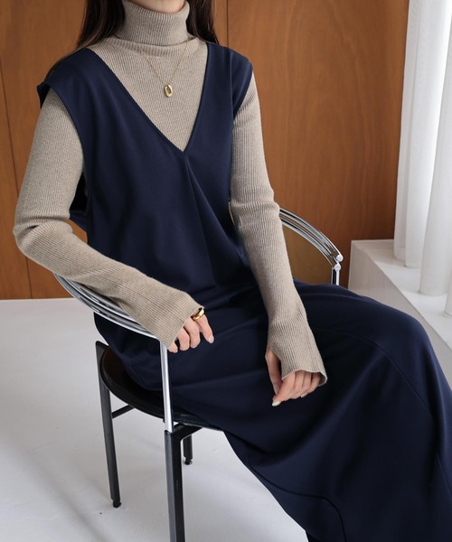 セール】Vネックポンチストレートワンピース（ワンピース）｜evernavy