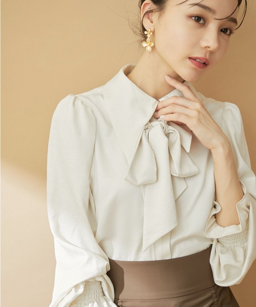 VIS（ビス）の「【2WAY】ロングカラーボウタイブラウス【洗える
