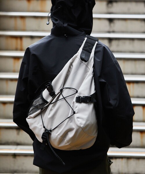 FREAK'S STORE(フリークスストア)の「FREAK’S STORE/フリークスストア スリングバッグ/ショルダーバッグ/斜め掛け(ショルダーバッグ・メンズ・オフホワイト/オリーブ/グレー/ベージュ/ブラック・フリ-)」の8枚目の写真