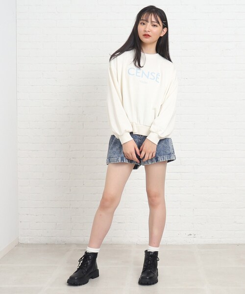 PINK-latte（ピンクラテ）の「◆【130サイズあり】ガーリーロゴ裏毛プルオーバー（Tシャツ/カットソー・キッズ・イエロー/アイボリー/ブラック/サックスブルー・14/16/15 /02/13）」の13枚目の写真