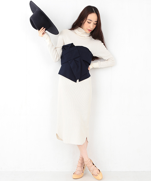 Ray BEAMS(レイビームス)の「RBS / ノットベア トップス(チューブトップ・レディース・ベージュ/ネイビー・0/1)」の8枚目の写真