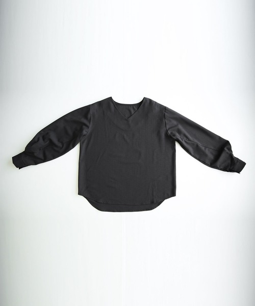 and it_(アンドイット)の「リネンライクシームレスVネック長袖プルオーバー(Tシャツ/カットソー・レディース・アイボリー/スミクロ/ダークグリーン・FREE)」の14枚目の写真