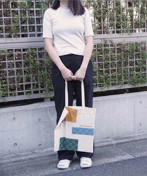 GLOBAL FORME CONCRETE（グローバルフォルムコンクリート）の「【AND PACKABLE】TB キルトトートバッグ（トートバッグ・メンズ・ナチュラル/マルチ/ネイビー/グレー・FREE）」の8枚目の写真