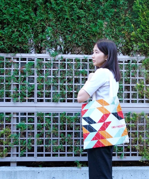 GLOBAL FORME CONCRETE（グローバルフォルムコンクリート）の「【AND PACKABLE】TB キルトトートバッグ（トートバッグ・メンズ・ナチュラル/マルチ/ネイビー/グレー・FREE）」の20枚目の写真